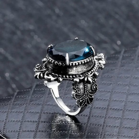 Goth Victorian ring deep London blue shade - Picture 2 of 7